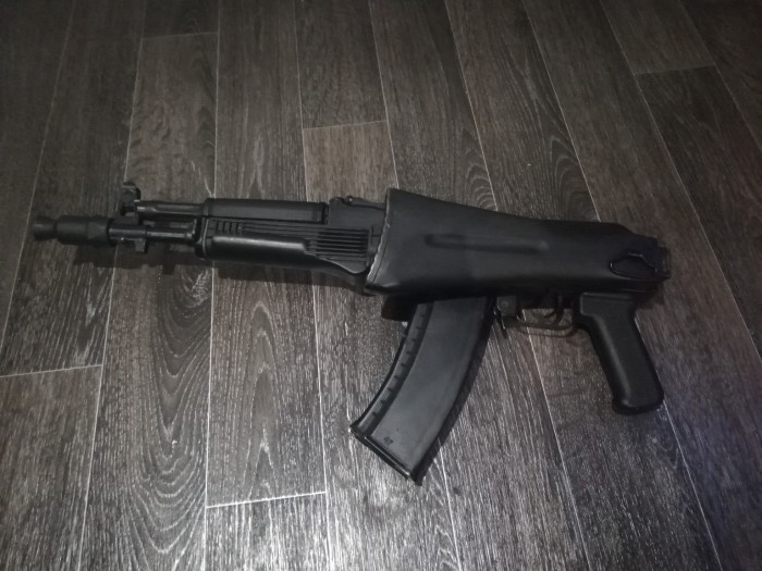 328ZYweCKoc.jpg