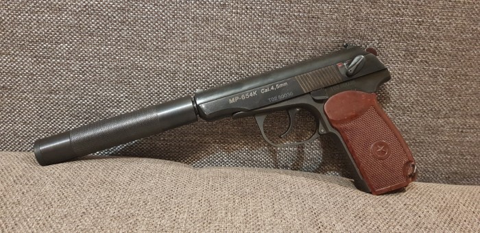 Qvwm_6Ur94s.jpg