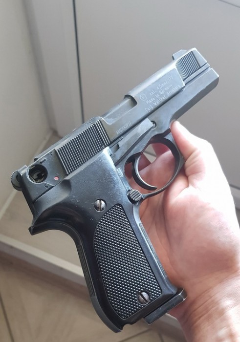 EGBTgjB_VAc.jpg